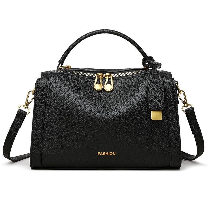 New large-capacity textured handbag fashionable versatile shoulder crossbody high-end light luxury atmospheric mother bag чорний
New large-capacity textured handbag fashionable versatile shoulder crossbody high-end light luxury atmospheric mother bag чорний