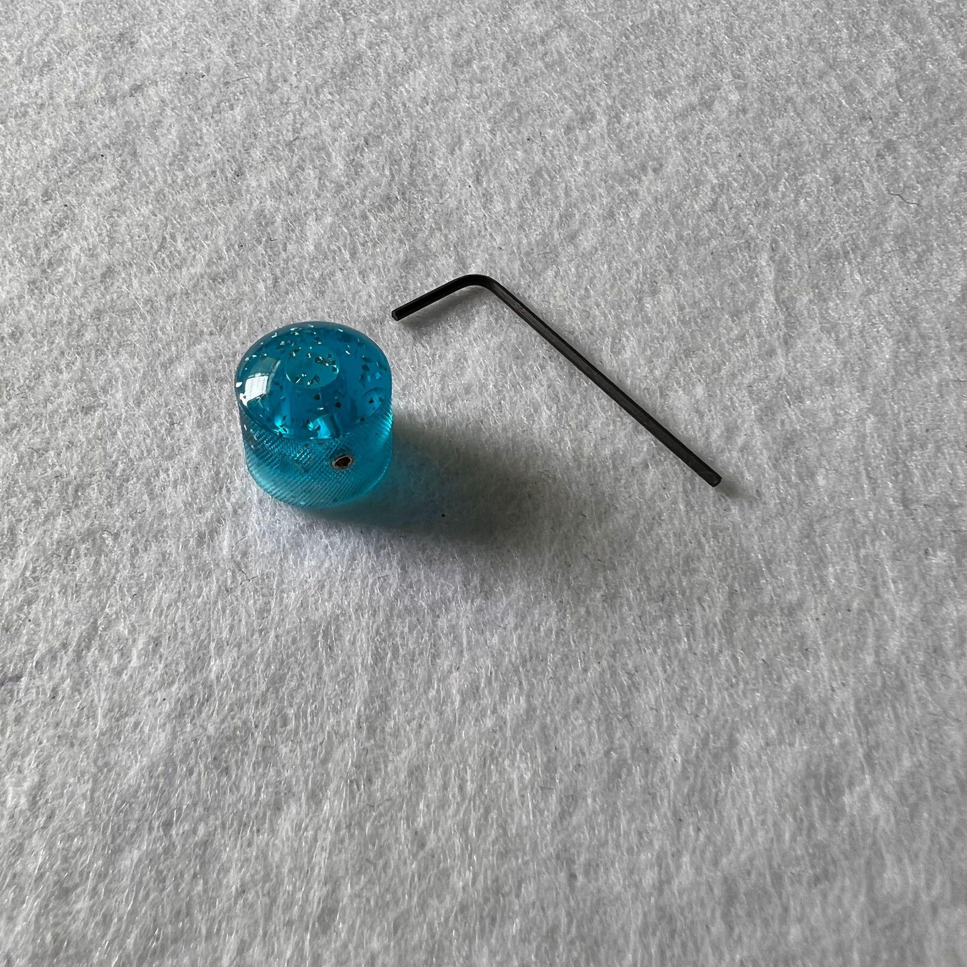 Electric Guitar Bass Volume Knob with Hole & Switch Cap
Electric Guitar Bass Volume Knob with Hole & Switch Cap