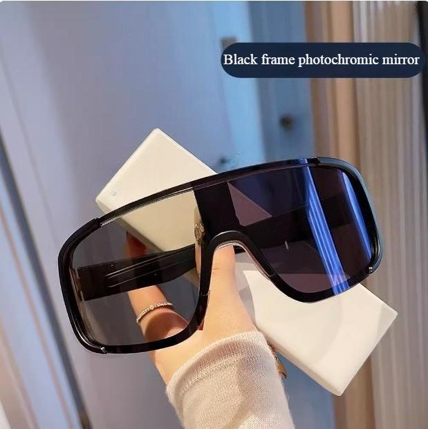Large Frame Outdoor Cycling Sports Sunglasses Men and Women Ski Mountaineering Windproof Lens Sunglasses Goggles
Large Frame Outdoor Cycling Sports Sunglasses Men and Women Ski Mountaineering Windproof Lens Sunglasses Goggles