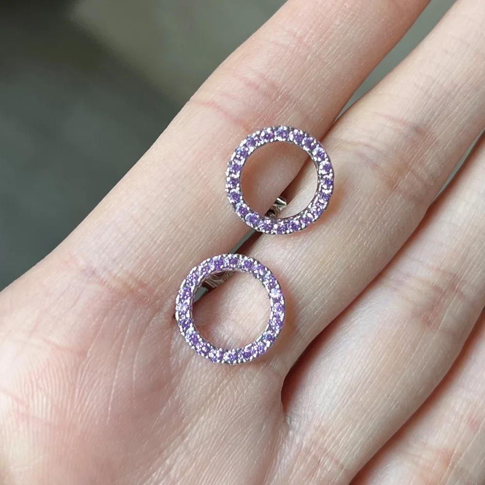 Ne w Delicate Hollow Out Circle Stud Earrings Full Paved CZ Stone Simple Stylish Women s Earring Daily Collocation Accessories
Ne w Delicate Hollow Out Circle Stud Earrings Full Paved CZ Stone Simple Stylish Women s Earring Daily Collocation Accessories
