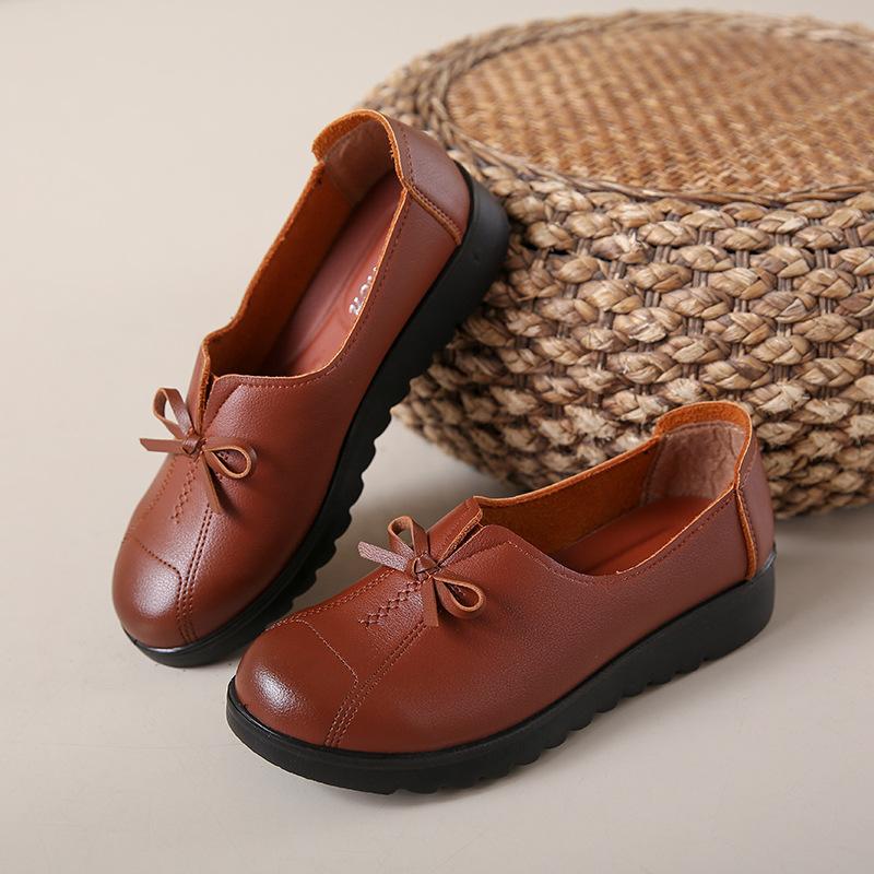 Mom shoes spring and autumn leather shoes soft sole soft surface non-slip middle-aged and elderly women s single shoes comfortable work elderly black 35
Mom shoes spring and autumn leather shoes soft sole soft surface non-slip middle-aged and elderly women s single shoes comfortable work elderly black 35