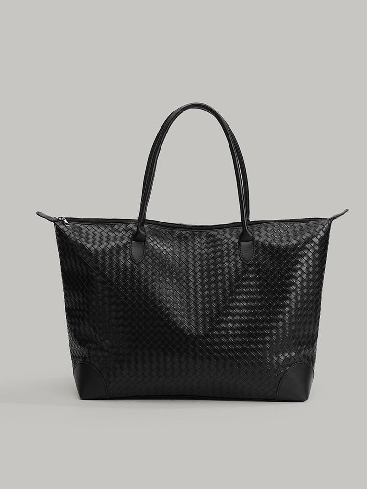 Spring and summer large-capacity woven bags, casual and versatile commuter bags, new short-distance business travel luggage bags, hand-held travel bag чёрный
Spring and summer large-capacity woven bags, casual and versatile commuter bags, new short-distance business travel luggage bags, hand-held travel bag чёрный