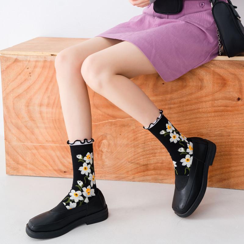 New women s socks flower series lace socks retro forest small floral jacquard socks personality women s socks 35-40
New women s socks flower series lace socks retro forest small floral jacquard socks personality women s socks 35-40