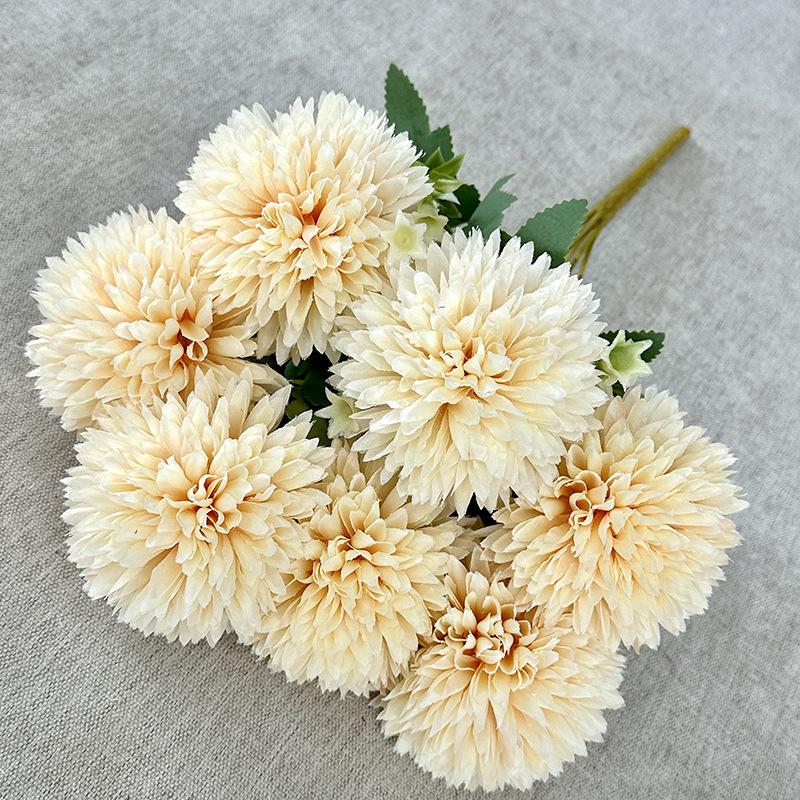 Artificial White Ball Chrysanthemum Silk Fake Flower Table Decoration 7 Heads Chrysanthemums Bouquet Simulation Flowers шампанського
Artificial White Ball Chrysanthemum Silk Fake Flower Table Decoration 7 Heads Chrysanthemums Bouquet Simulation Flowers шампанського