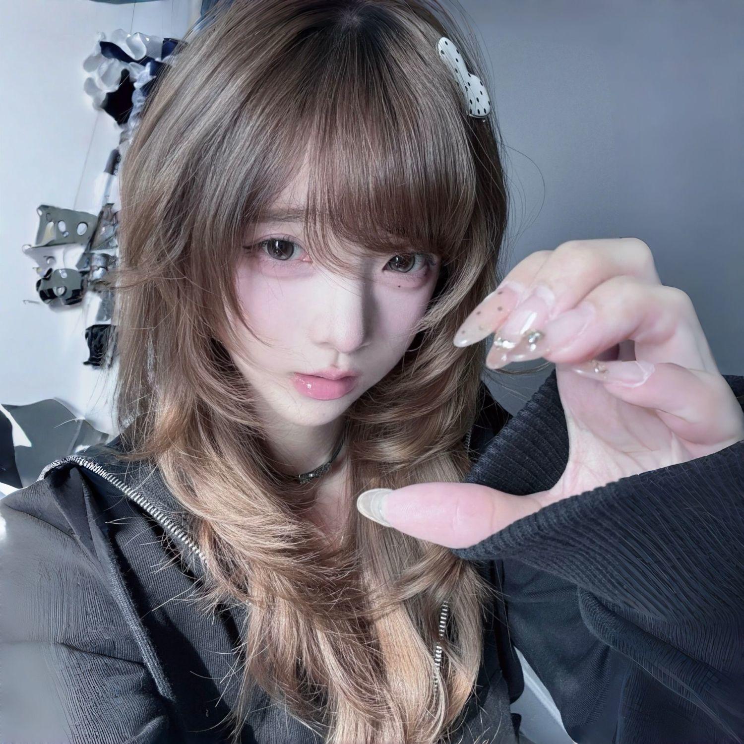 Ashely Cold Brown Wig with Straight Bangs Creating A High-level Atmosphere and Cute Japanese Style Syntheticusd Synthetic Wigs (as the picture,1pc&26inches)
Ashely Cold Brown Wig with Straight Bangs Creating A High-level Atmosphere and Cute Japanese Style Syntheticusd Synthetic Wigs (as the picture,1pc&26inches)