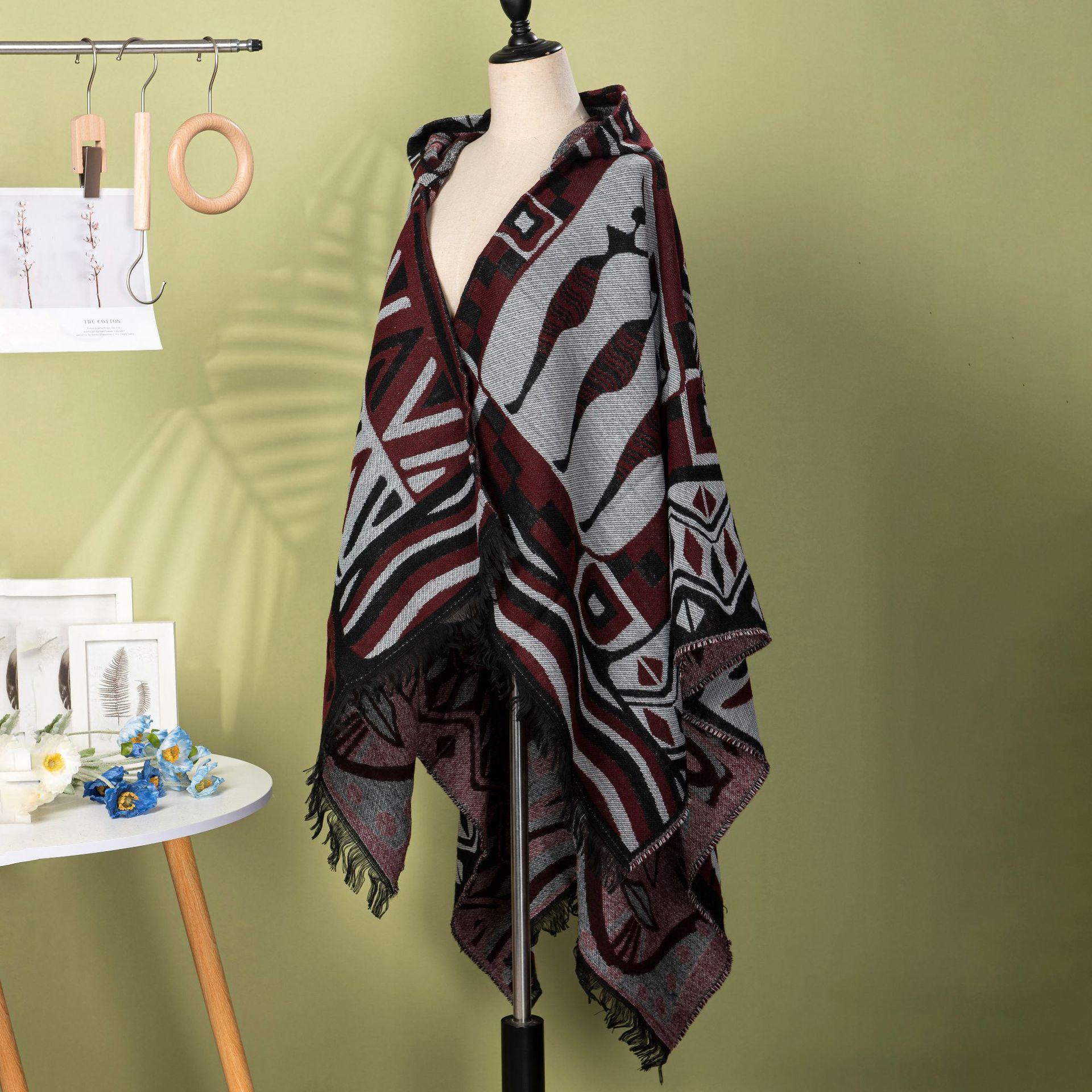 New Retro Geometric Pattern Color Blocked Short Tassel Shawl Women s Hooded Cape Outdoor Warm Cardigan Outfit 131*148+3CM темно-красного
New Retro Geometric Pattern Color Blocked Short Tassel Shawl Women s Hooded Cape Outdoor Warm Cardigan Outfit 131*148+3CM темно-красного