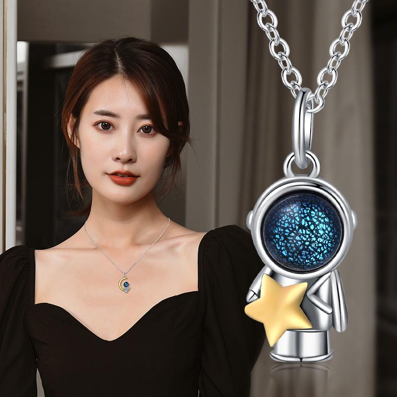New 2022 Stylish Couples Astronaut Necklace Featuring Unique Star And Moon Design In Titanium Steel Starry Sky
New 2022 Stylish Couples Astronaut Necklace Featuring Unique Star And Moon Design In Titanium Steel Starry Sky