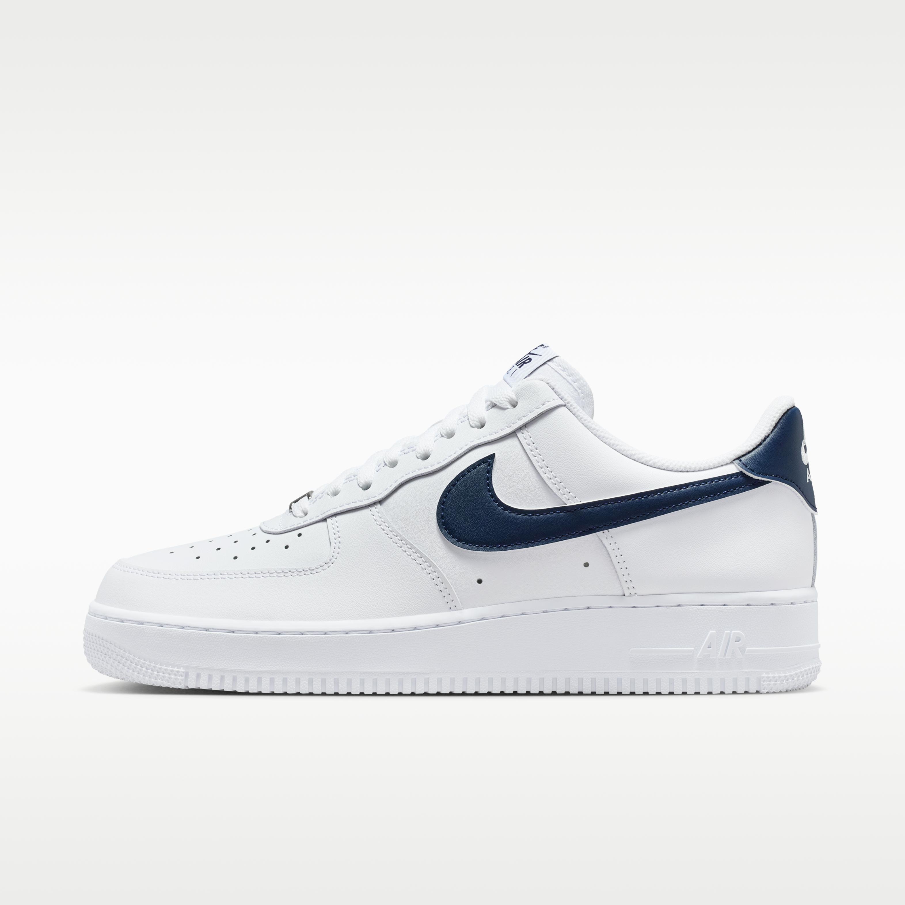 Nike Air Force 1 Low 07 Белый Колледж Синий 40.5
Nike Air Force 1 Low 07 Белый Колледж Синий 40.5