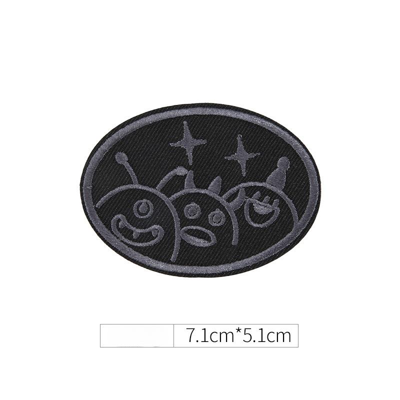 Самоклеящаяся нашивка для одежды, бесшовная, для мужских и женских пуховиков с дырками и бесшовная ремонтная вышивка, высококачественная бесшовная тканевая наклейка three monsters
Самоклеящаяся нашивка для одежды, бесшовная, для мужских и женских пуховиков с дырками и бесшовная ремонтная вышивка, высококачественная бесшовная тканевая наклейка three monsters