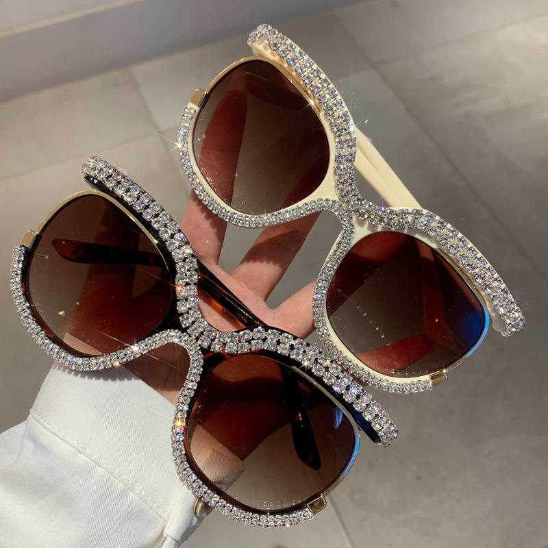 Luxury Brand Diamond Sunglasses Personalized Ins Style Women Party Decoration Sun Glasses Large Frame UV Protection Eyewear
Luxury Brand Diamond Sunglasses Personalized Ins Style Women Party Decoration Sun Glasses Large Frame UV Protection Eyewear