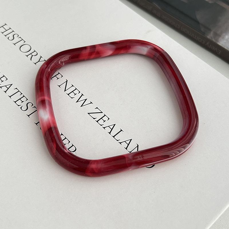 Retro Personality Colorful Shading Geometric Square Shape Acrylic Stackable Bangles for Women Simple Versatile Bracelet Jewelry
Retro Personality Colorful Shading Geometric Square Shape Acrylic Stackable Bangles for Women Simple Versatile Bracelet Jewelry