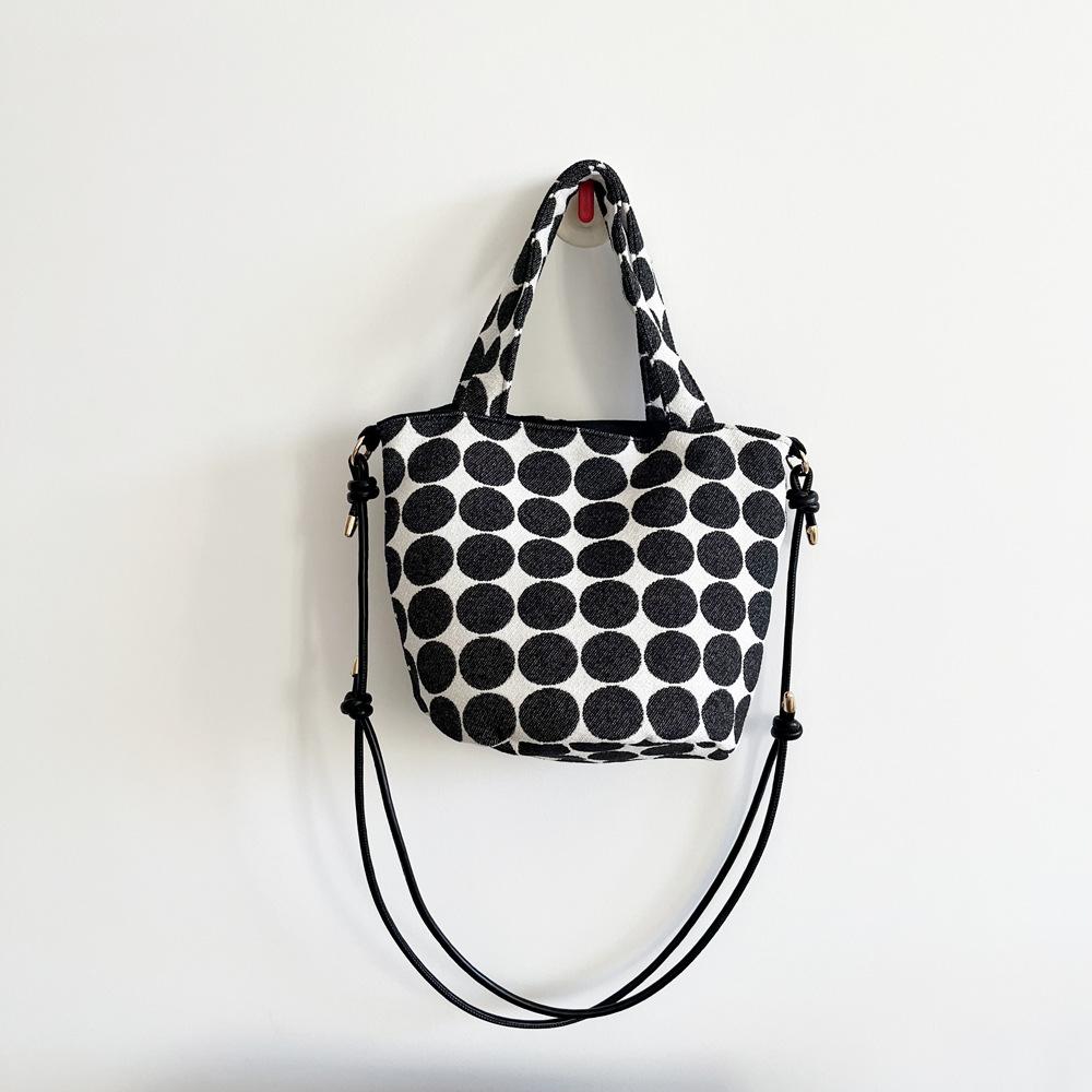 Simple Polka Dot Fabric Women s Shoulder Bags Fashi Versatile Ctrast Color Female Handbag Casual Ladies Messenger Bags Add PU long rope чёрный
Simple Polka Dot Fabric Women s Shoulder Bags Fashi Versatile Ctrast Color Female Handbag Casual Ladies Messenger Bags Add PU long rope чёрный