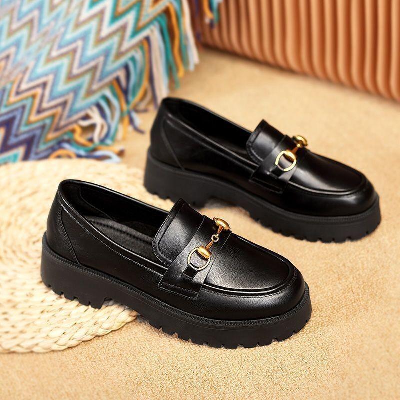 Маленькие кожаные туфли женские 2025 новые универсальные на платформе британские лакированные черные лоферы 41 чёрный
Маленькие кожаные туфли женские 2025 новые универсальные на платформе британские лакированные черные лоферы 41 чёрный