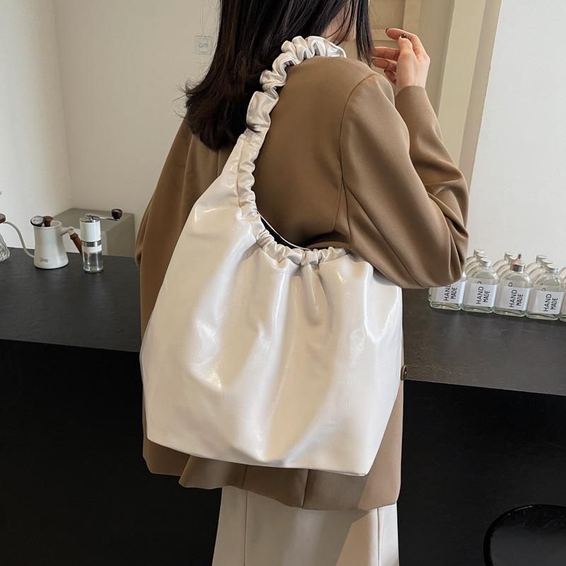 Premium sense retro large-capacity bag women s 2025 new casual versatile shoulder bag tote bucket bag 34*14*36 бежевый
Premium sense retro large-capacity bag women s 2025 new casual versatile shoulder bag tote bucket bag 34*14*36 бежевый