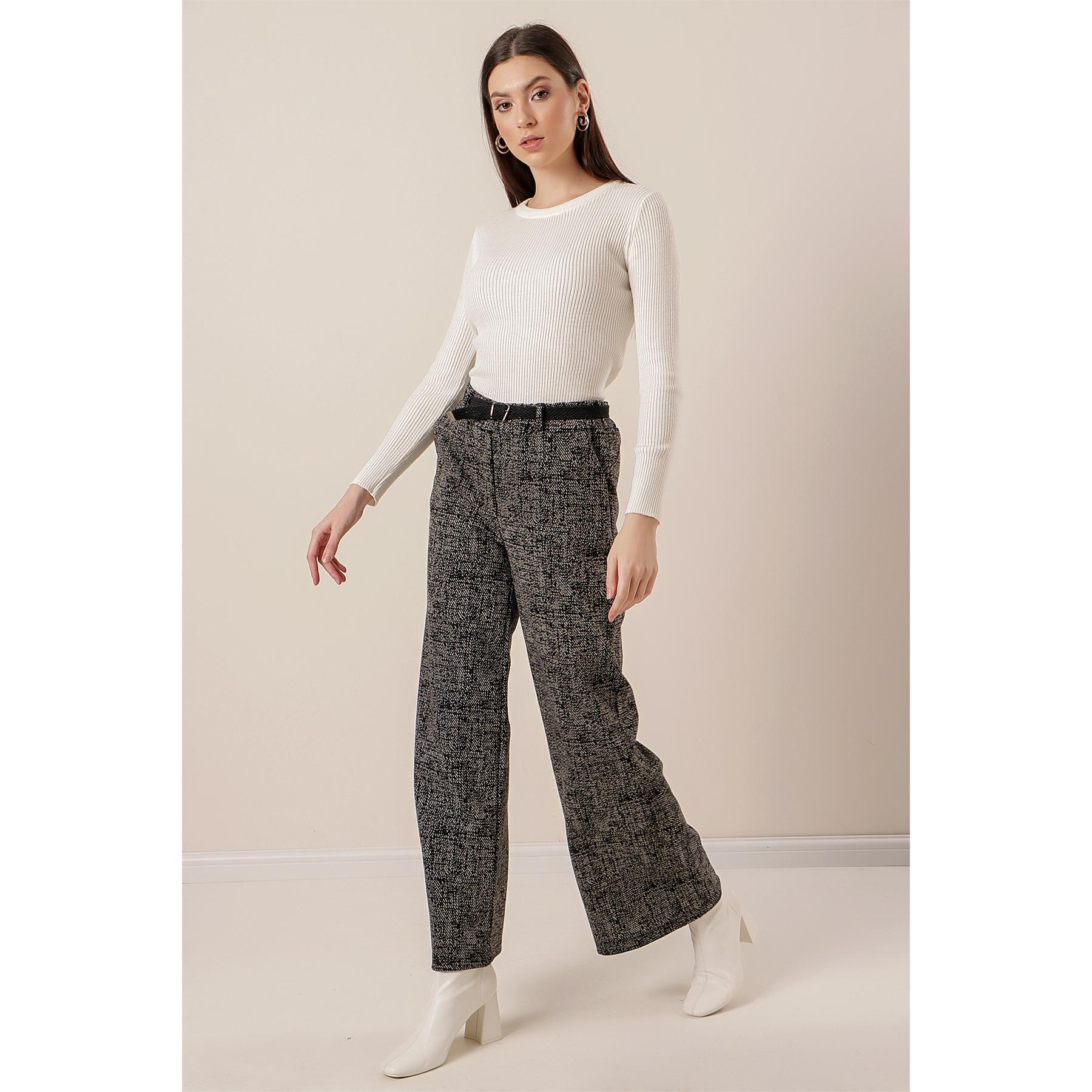 Поясной ремень Боковые карманы Широкие брюки
Поясной ремень Боковые карманы Широкие брюки