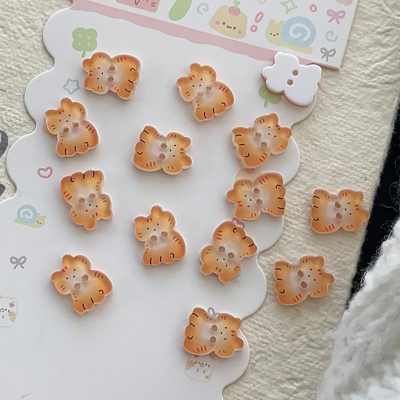 30Pcs Black Cat Creative Kitty Button Cute Fashionable Tabby Cat Button Resin Ginger Cat Button Clothes Accessories A
30Pcs Black Cat Creative Kitty Button Cute Fashionable Tabby Cat Button Resin Ginger Cat Button Clothes Accessories A