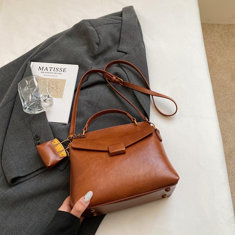 Korean version of Mori autumn high-value retro bag women s 2025 new handbag casual simple women s messenger bag светло-коричневого
Korean version of Mori autumn high-value retro bag women s 2025 new handbag casual simple women s messenger bag светло-коричневого