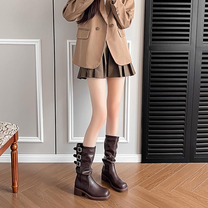 Трендовые ботинки детские 2025 осень и зима новые ретро с пряжкой-ремнем короткие ботинки женские в западном стиле нишевые ботинки на платформе 40
Трендовые ботинки детские 2025 осень и зима новые ретро с пряжкой-ремнем короткие ботинки женские в западном стиле нишевые ботинки на платформе 40