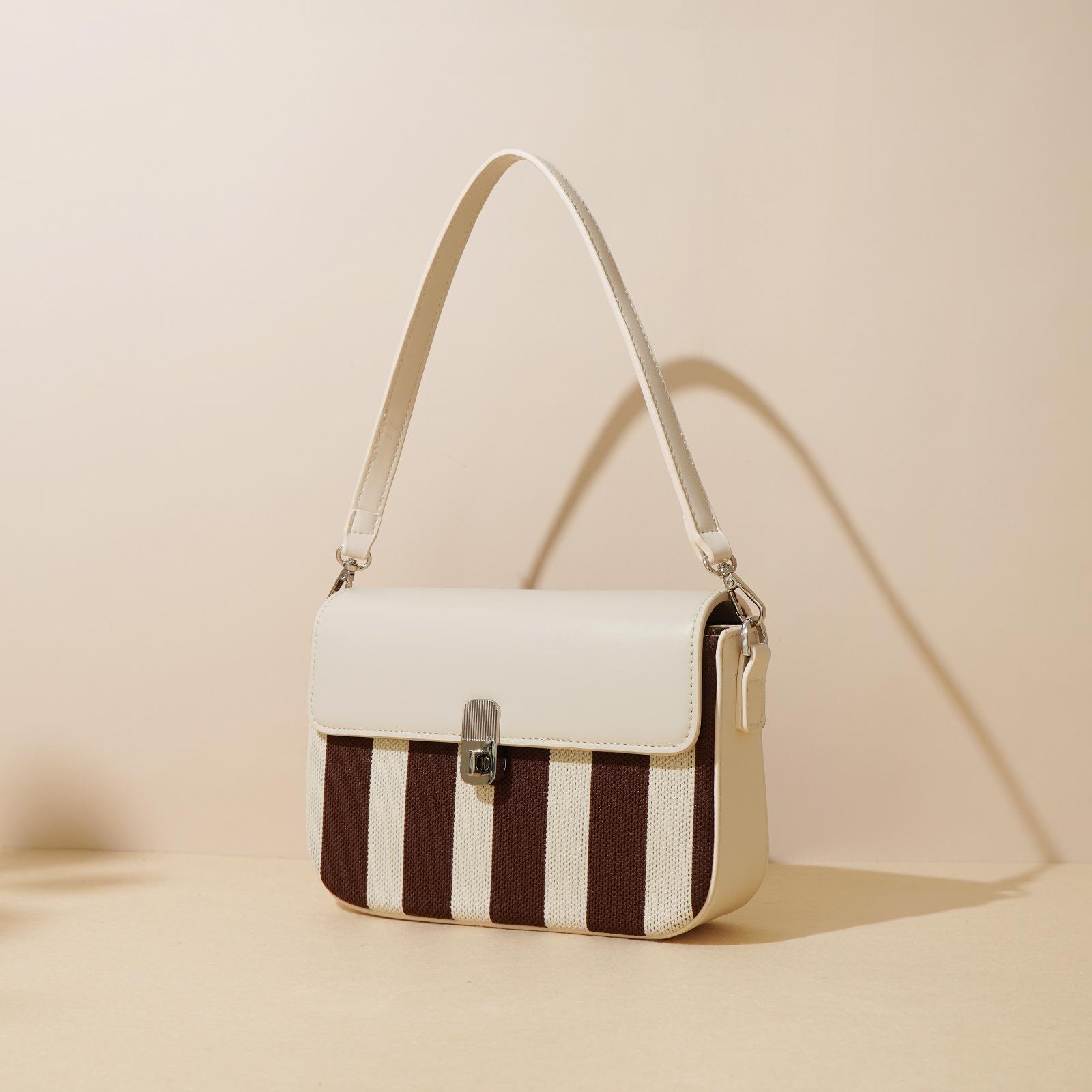 New Contrasting Color Shoulder Bag Commuter Fashion Niche Messenger Bag Cowhide Underarm Bag
New Contrasting Color Shoulder Bag Commuter Fashion Niche Messenger Bag Cowhide Underarm Bag