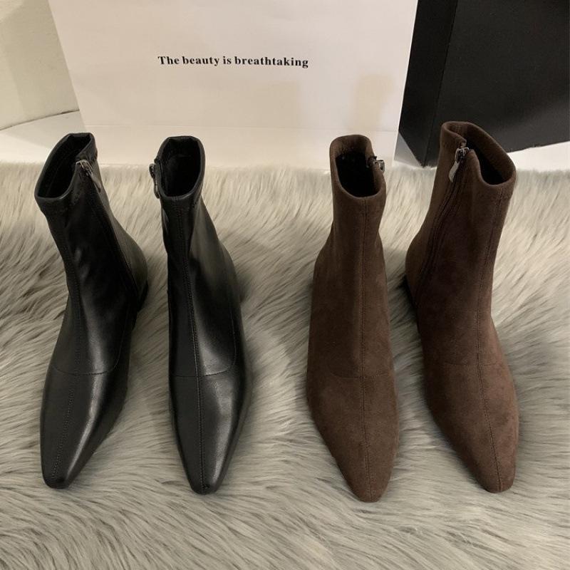 Black pointed thin boots short boots women s shoes 2025 new autumn and winter velvet low-heeled versatile Korean small ankle boots 39
Black pointed thin boots short boots women s shoes 2025 new autumn and winter velvet low-heeled versatile Korean small ankle boots 39