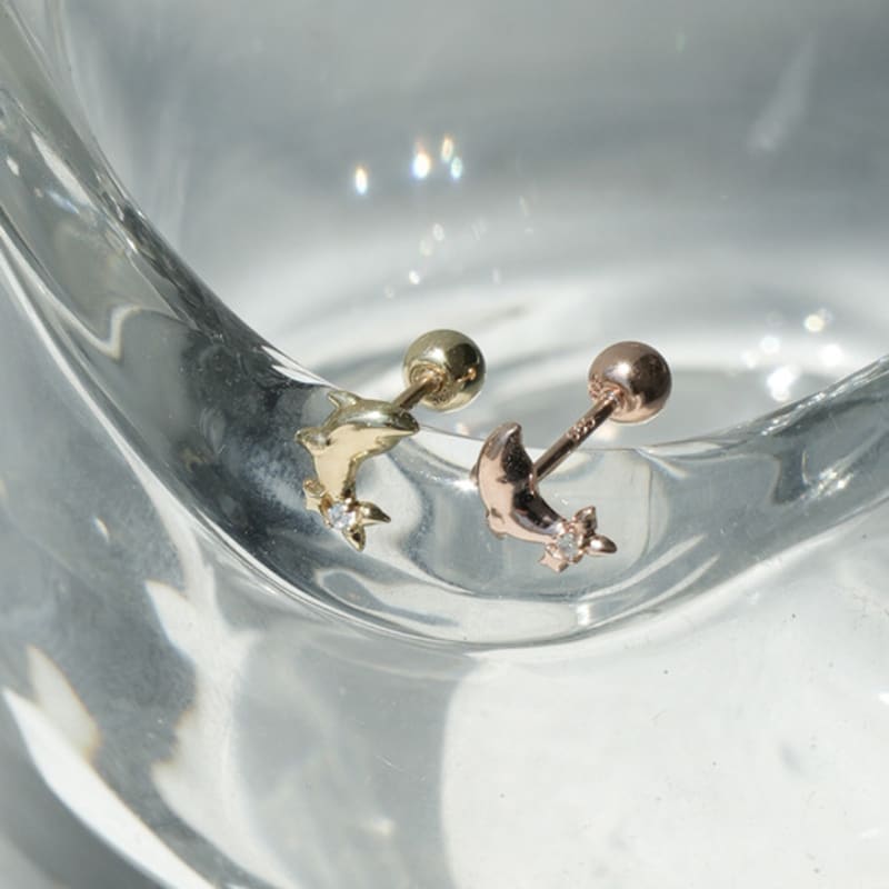 youngglow 14k dolphin cubic piercing White Gold (Single) (5,000 won)
youngglow 14k dolphin cubic piercing White Gold (Single) (5,000 won)