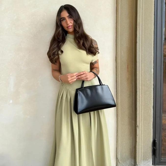 Elegant Asymmetric Neck Pleated Slimming Dress for Women - Spring/Summer Collection Large
Elegant Asymmetric Neck Pleated Slimming Dress for Women - Spring/Summer Collection Large