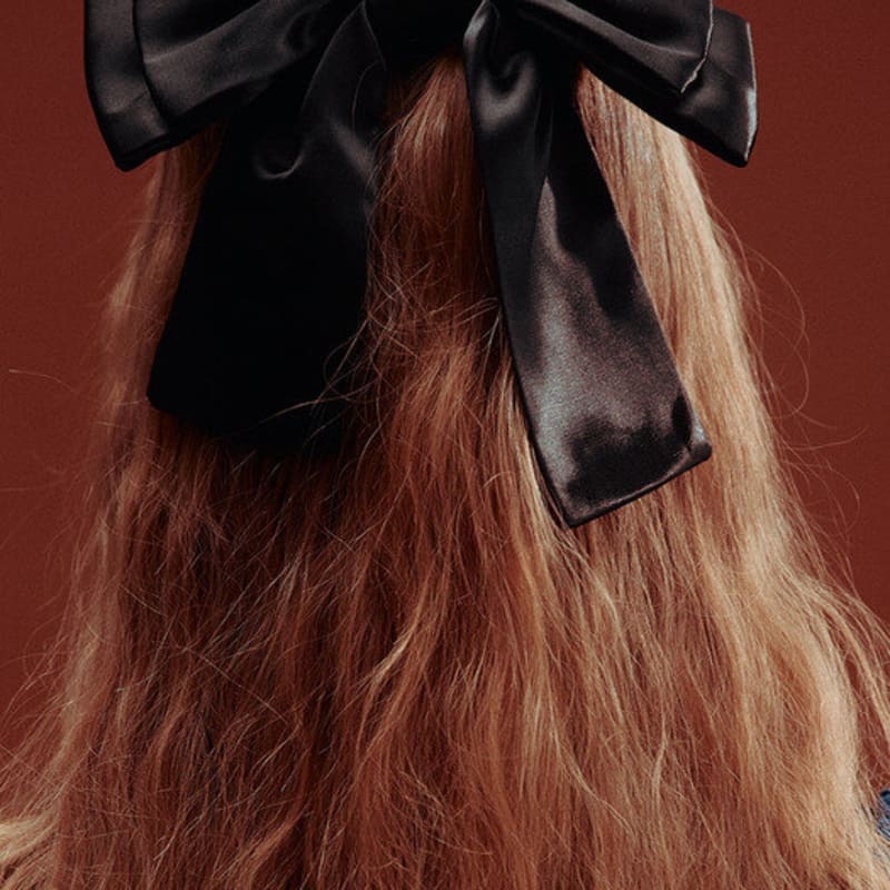 Elizabeth Moments Anne Ribbon Hair Pin ONE
Elizabeth Moments Anne Ribbon Hair Pin ONE