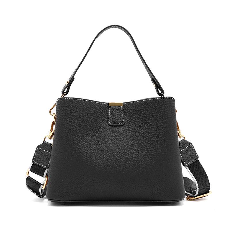 Women s Versatile Summer 2025 Crossbody Bag - High-End Niche Style with Large Capacity
Women s Versatile Summer 2025 Crossbody Bag - High-End Niche Style with Large Capacity