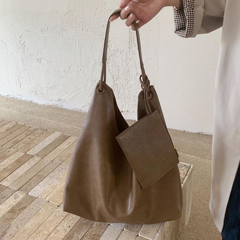2025 Autumn & Winter Versatile Large-Capacity Soft Leather Shoulder Tote for Women
2025 Autumn & Winter Versatile Large-Capacity Soft Leather Shoulder Tote for Women