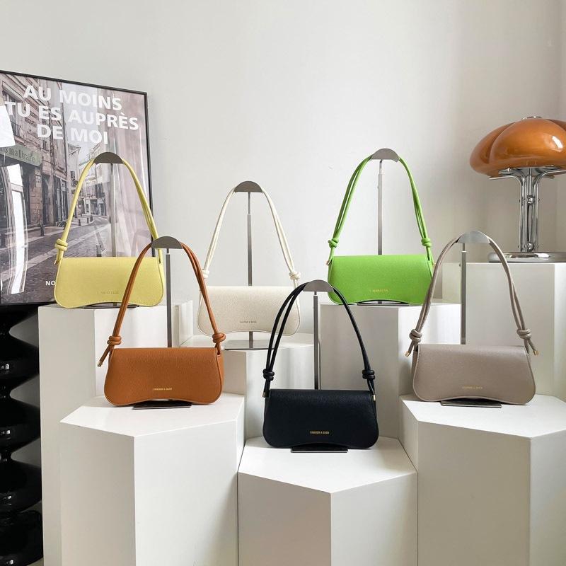 Casual simple retro 2025 summer new fashion popular niche shoulder crossbody handbag зелений
Casual simple retro 2025 summer new fashion popular niche shoulder crossbody handbag зелений