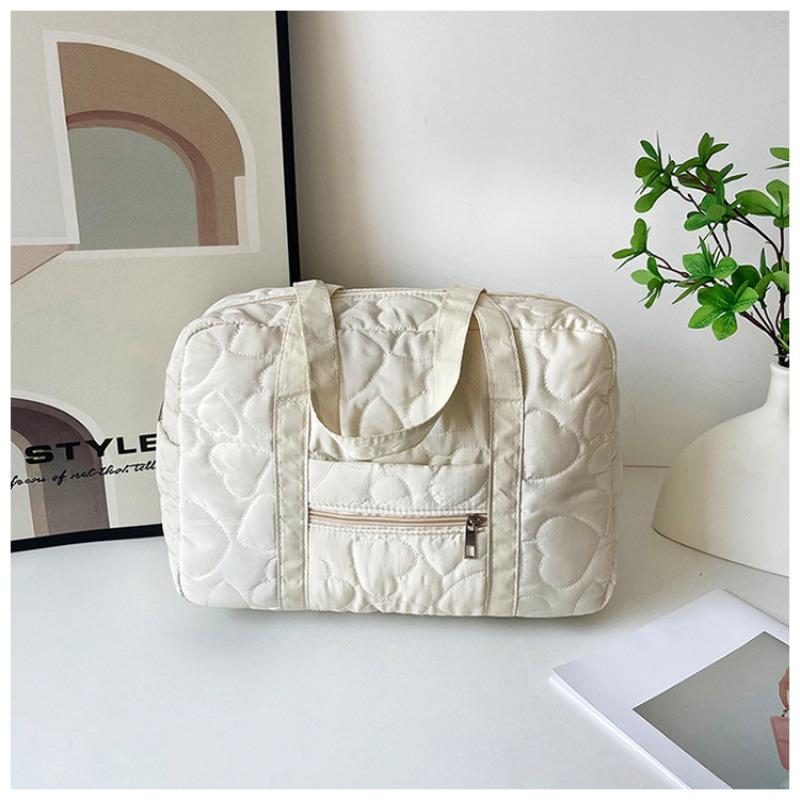 New love travel bag, light oblique shoulder bag, large capacity autumn trendy travel bag when going out
New love travel bag, light oblique shoulder bag, large capacity autumn trendy travel bag when going out
