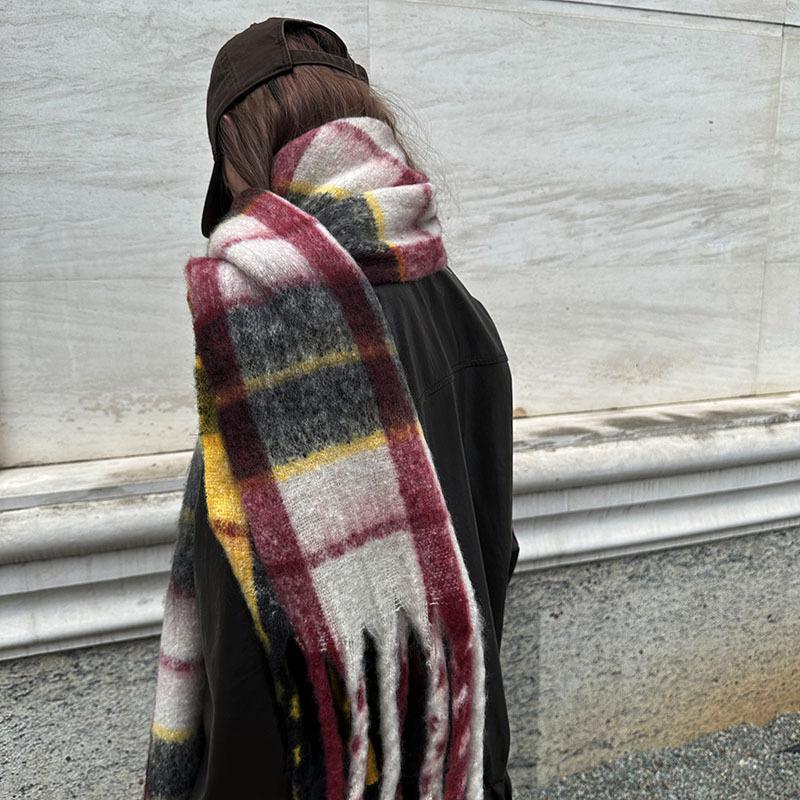 New plaid fringed scarf women s autumn and winter rainbow wind warm color matching imitation cashmere shawl thickened scarf помаранчевий
New plaid fringed scarf women s autumn and winter rainbow wind warm color matching imitation cashmere shawl thickened scarf помаранчевий
