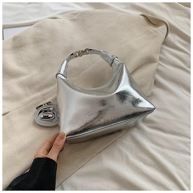 Универсальные серебряные женские сумки, переносная квадратная сумка, сумка через плечо, корейская мода, летний новый тренд
Универсальные серебряные женские сумки, переносная квадратная сумка, сумка через плечо, корейская мода, летний новый тренд