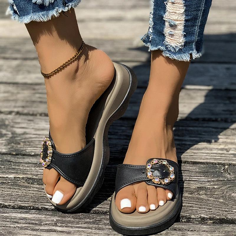 Fashion Retro Diamond Decor Pu Leather Slippers Women Chic Buckle Design Patchwork Med Heel Sandals Female Roman Thick Sole Slides Mujer 40 чёрный
Fashion Retro Diamond Decor Pu Leather Slippers Women Chic Buckle Design Patchwork Med Heel Sandals Female Roman Thick Sole Slides Mujer 40 чёрный