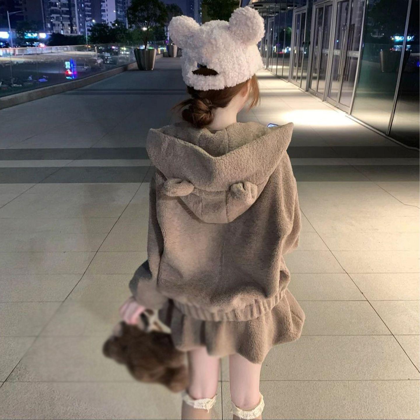 Cozy Lambswool Hooded Jacket & High-Waisted Ruffle Skirt Bear Set L (for 110-120 jin) хакі
Cozy Lambswool Hooded Jacket & High-Waisted Ruffle Skirt Bear Set L (for 110-120 jin) хакі