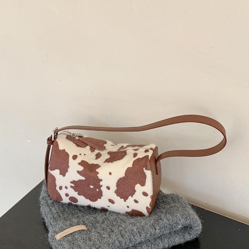 Плюшевая сумка с молочным узором подмышку осенне-зимняя новая маленькая квадратная сумка модный дизайн с вставками портативная сумка через плечо коричневый
Плюшевая сумка с молочным узором подмышку осенне-зимняя новая маленькая квадратная сумка модный дизайн с вставками портативная сумка через плечо коричневый