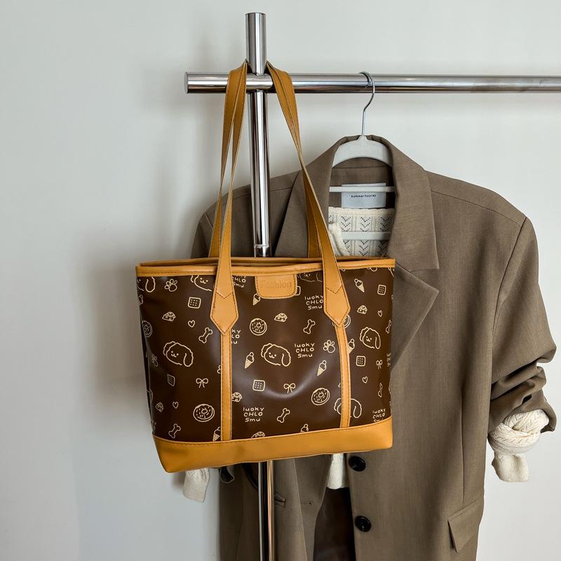 Весенне-летняя сумка большой вместимости для женщин 2025 года, новая модная универсальная сумка через плечо, высококачественная портативная сумка-тоут
Весенне-летняя сумка большой вместимости для женщин 2025 года, новая модная универсальная сумка через плечо, высококачественная портативная сумка-тоут