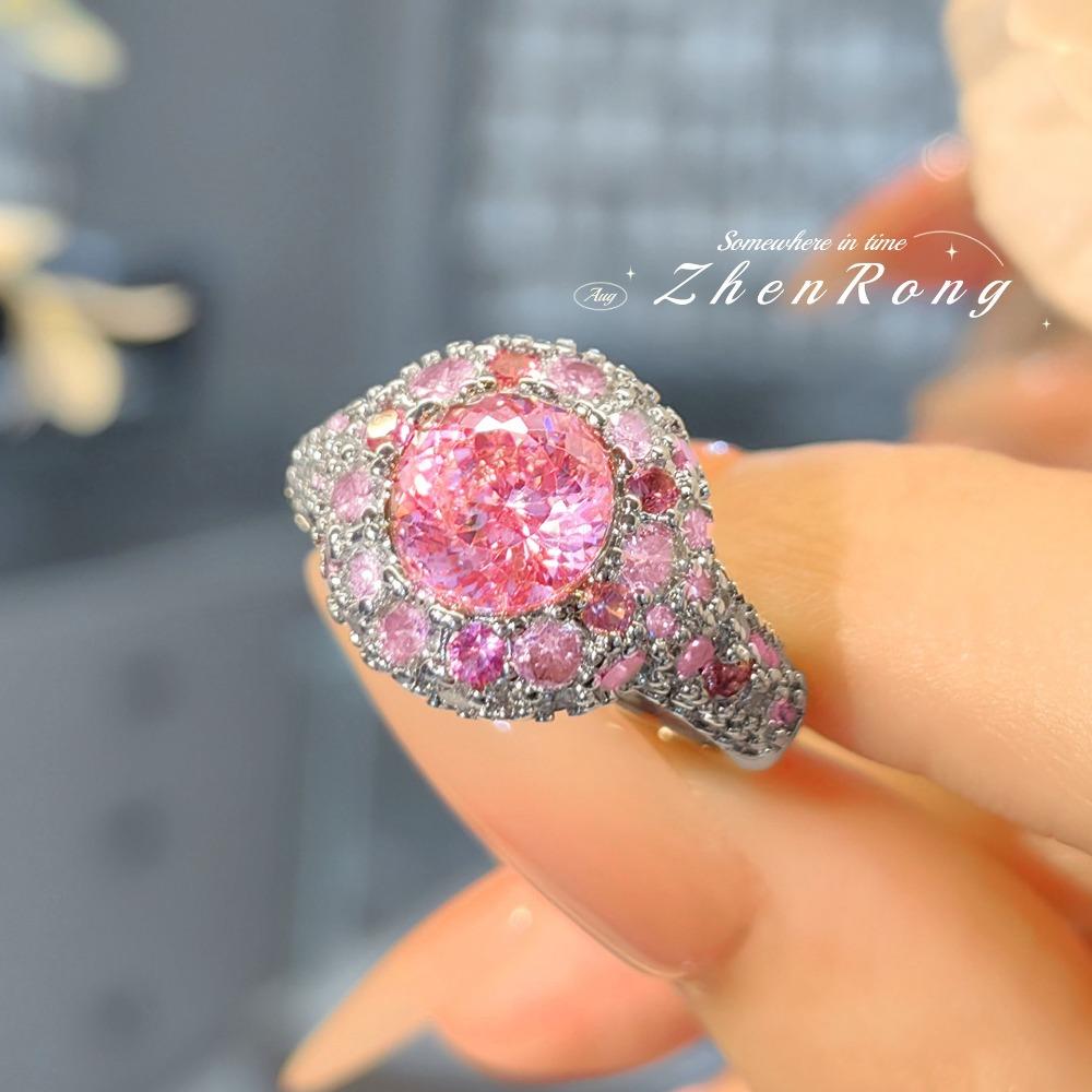 Vintage Luxury Open Ring Rose Princess Pink Diamond Nest Cut Full Diamond Inlay Super Sparkling Starry Sky Womens Jewelry adjustable
Vintage Luxury Open Ring Rose Princess Pink Diamond Nest Cut Full Diamond Inlay Super Sparkling Starry Sky Womens Jewelry adjustable