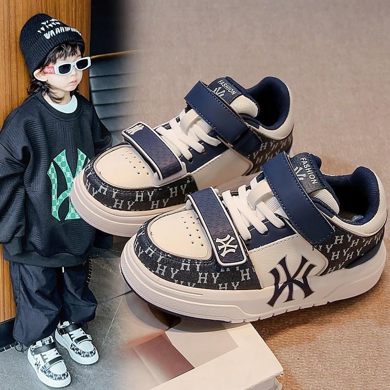 Children s Sports Shoes Autumn New Style Boys Casual Shoes Lightweight Non-Slip Soft Sole Girls Trendy Shoes 32-37One Hand6Double синий
Children s Sports Shoes Autumn New Style Boys Casual Shoes Lightweight Non-Slip Soft Sole Girls Trendy Shoes 32-37One Hand6Double синий