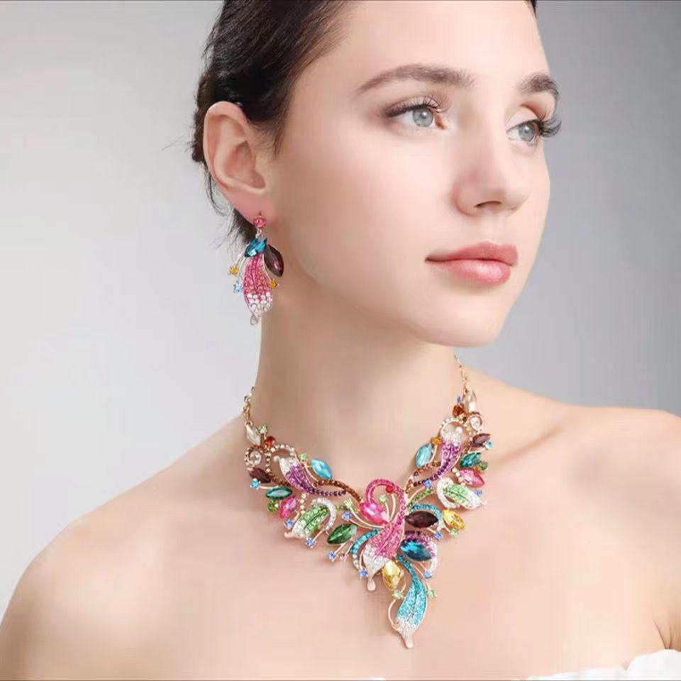 BLINGBAY Women s Vintage Multicolor Crystal Rhinestone Peacock Jewelry Set Exaggerated Statement Necklace and Earrings for Wedding Party 18K разноцветный
BLINGBAY Women s Vintage Multicolor Crystal Rhinestone Peacock Jewelry Set Exaggerated Statement Necklace and Earrings for Wedding Party 18K разноцветный