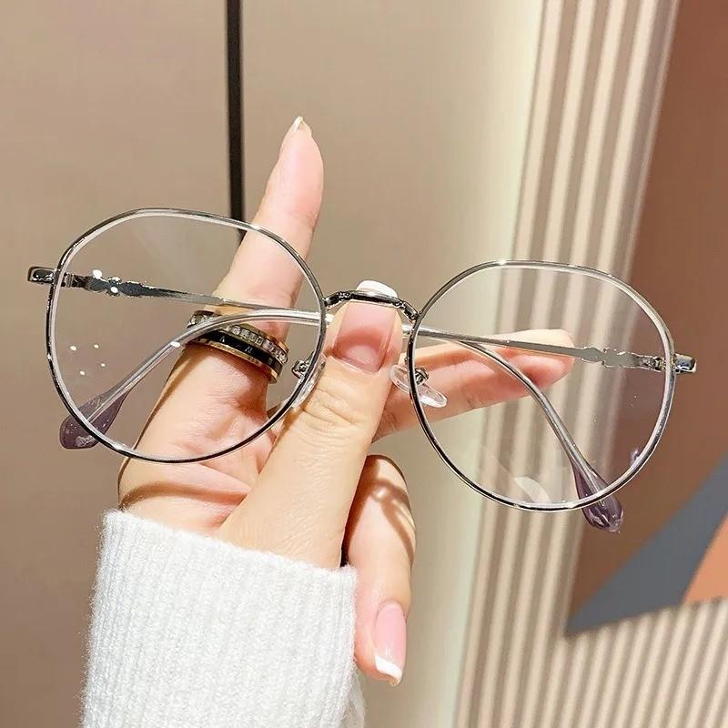 Fashionable Square Eyewear for Women, Anti Blue Ray Glasses Frame with Chic Design Protection Glasses for Eye Care
Fashionable Square Eyewear for Women, Anti Blue Ray Glasses Frame with Chic Design Protection Glasses for Eye Care