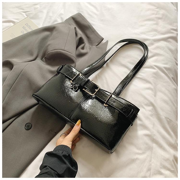 Сумка большой вместимости женская ретро универсальная 2025 новая повседневная плечевая сумка-подмышка нишевый дизайн масляная сумка для поездок на работу
Сумка большой вместимости женская ретро универсальная 2025 новая повседневная плечевая сумка-подмышка нишевый дизайн масляная сумка для поездок на работу