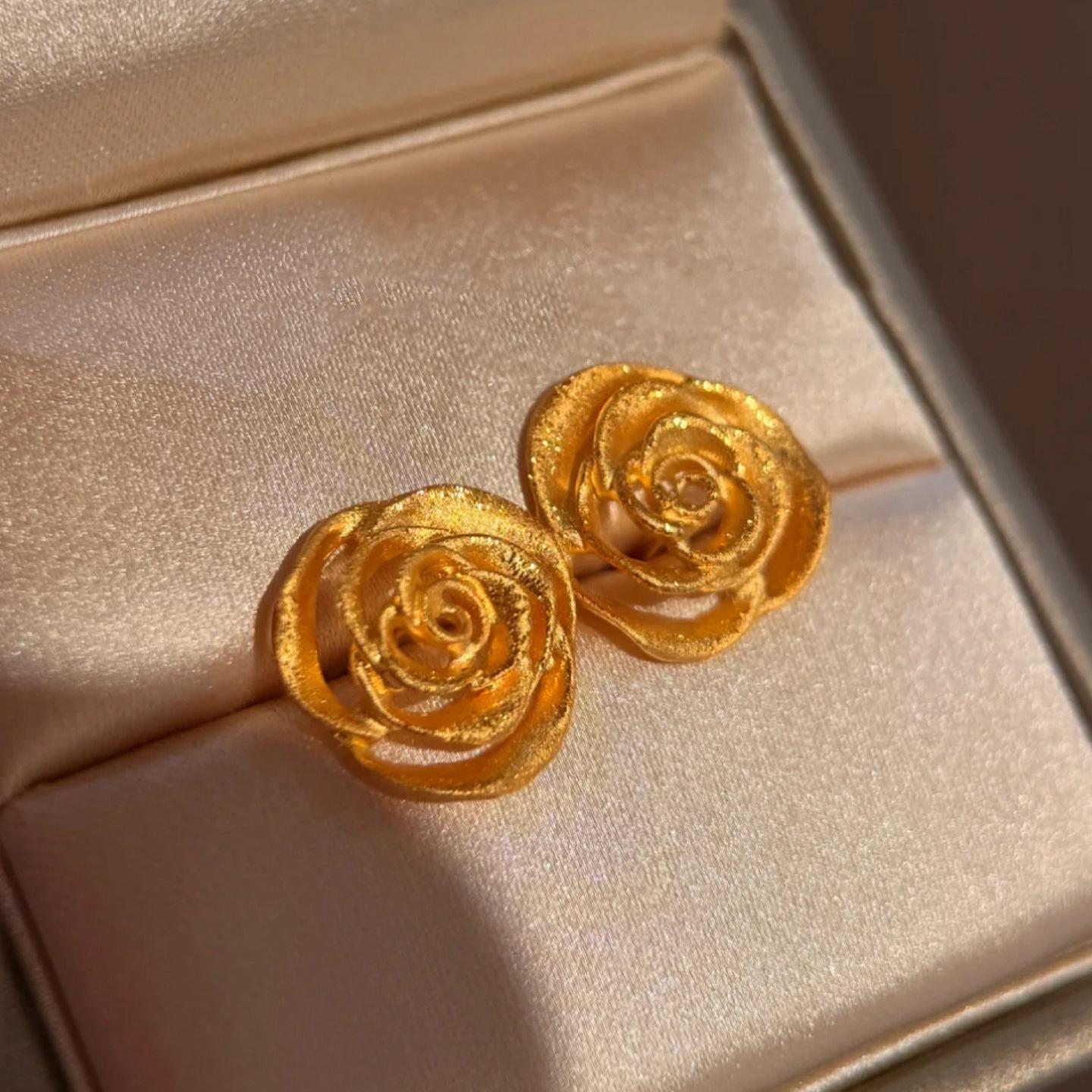 Retro frosted Glossy Rose flower earrings for women High End Fashion earings stud Suitable for Wedding Banquet Gifts золотой
Retro frosted Glossy Rose flower earrings for women High End Fashion earings stud Suitable for Wedding Banquet Gifts золотой