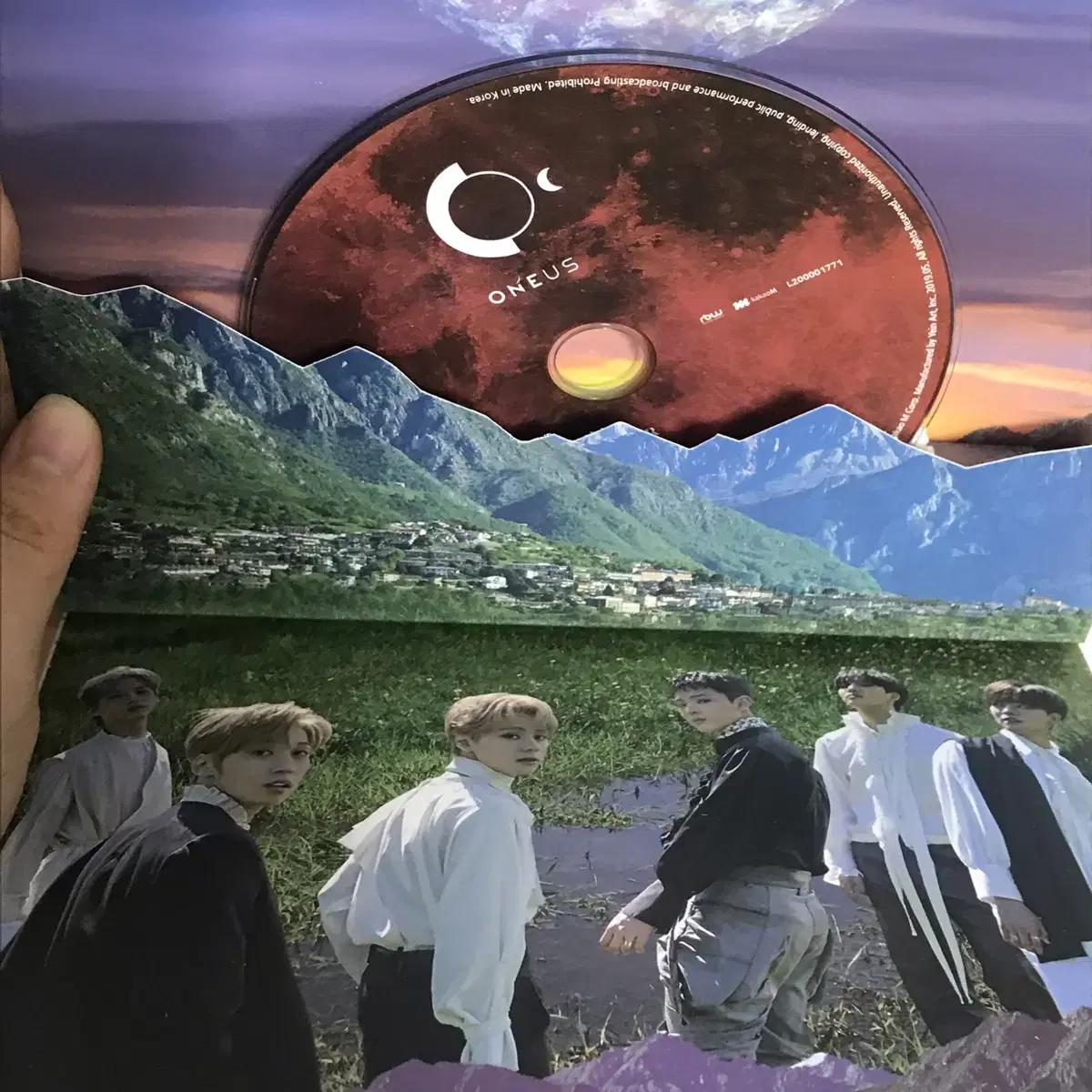 ONEUS Мини 2-й альбом
ONEUS Мини 2-й альбом