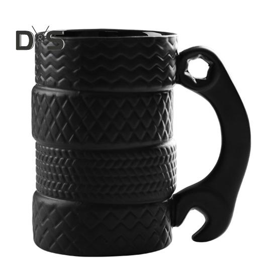 Кружка в форме покрышки, новинка, керамическая кружка в форме гаечного ключа и покрышки, удобная ручка, прочная конструкция, кружка большой емкости для горячих и холодных напитков B
Кружка в форме покрышки, новинка, керамическая кружка в форме гаечного ключа и покрышки, удобная ручка, прочная конструкция, кружка большой емкости для горячих и холодных напитков B