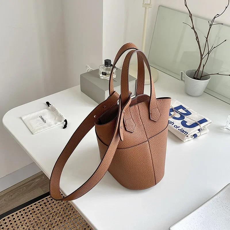 Korean women Bucket Shoulder Bag pu leather Female Crossbody bag Casual big totes Brand design handbag and purses bolsa feminina 23x21x14.5cm
Korean women Bucket Shoulder Bag pu leather Female Crossbody bag Casual big totes Brand design handbag and purses bolsa feminina 23x21x14.5cm