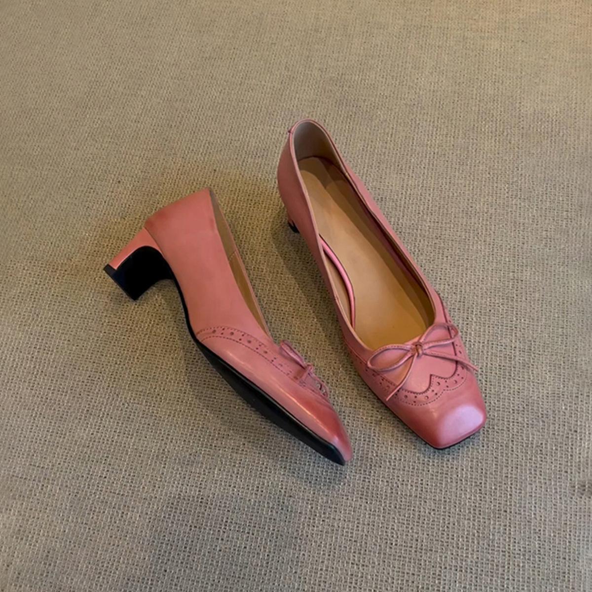 Retro literary and artistic high heels women s carved personalized square head single shoes thick heel temperament women s shoes 35
Retro literary and artistic high heels women s carved personalized square head single shoes thick heel temperament women s shoes 35