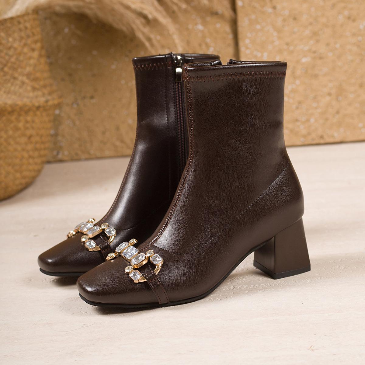 Luxury Rhinestone Buckle Thick High Heel Ankle Boots Women Winter Crystal Retro Pu Leather Short Boots Woman Designer Shoes 41 коричневий
Luxury Rhinestone Buckle Thick High Heel Ankle Boots Women Winter Crystal Retro Pu Leather Short Boots Woman Designer Shoes 41 коричневий