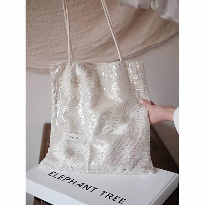 Stylish white little daisy sequins versatile girls shoulder bag commuter canvas bag large capacity niche bag women s bag белый
Stylish white little daisy sequins versatile girls shoulder bag commuter canvas bag large capacity niche bag women s bag белый