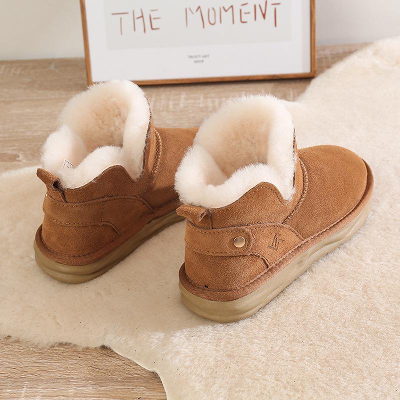 Thick-soled snow boots new winter fur integrated fleece short tube low-top non-slip warm cotton shoes 35
Thick-soled snow boots new winter fur integrated fleece short tube low-top non-slip warm cotton shoes 35
